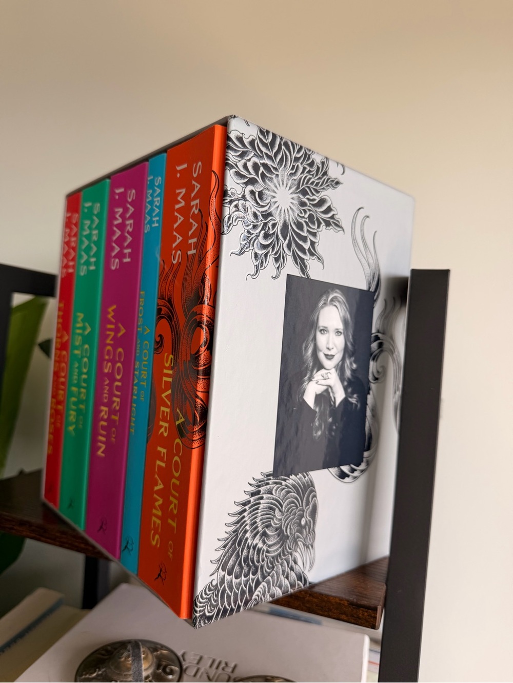 A Court of Thorn and Roses- Darah J. Maas Boxed Set - - Picture 2 of 4